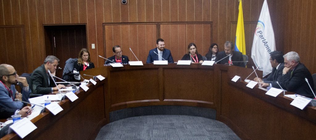 Diputados , congresistas y representantes de la sociedad civil de 9 países latinoamericanos se encuentran en Bogotá para construir parlamentos abiertos
