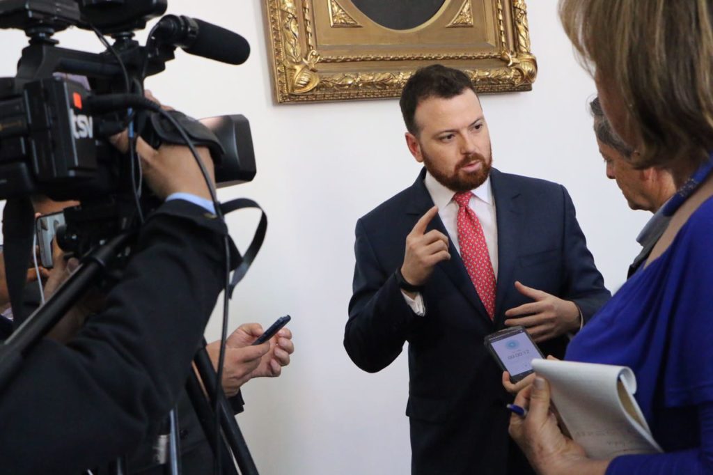 Radicado en el Congreso proyecto de ley que crea un nuevo regulador en el sector tecnológico