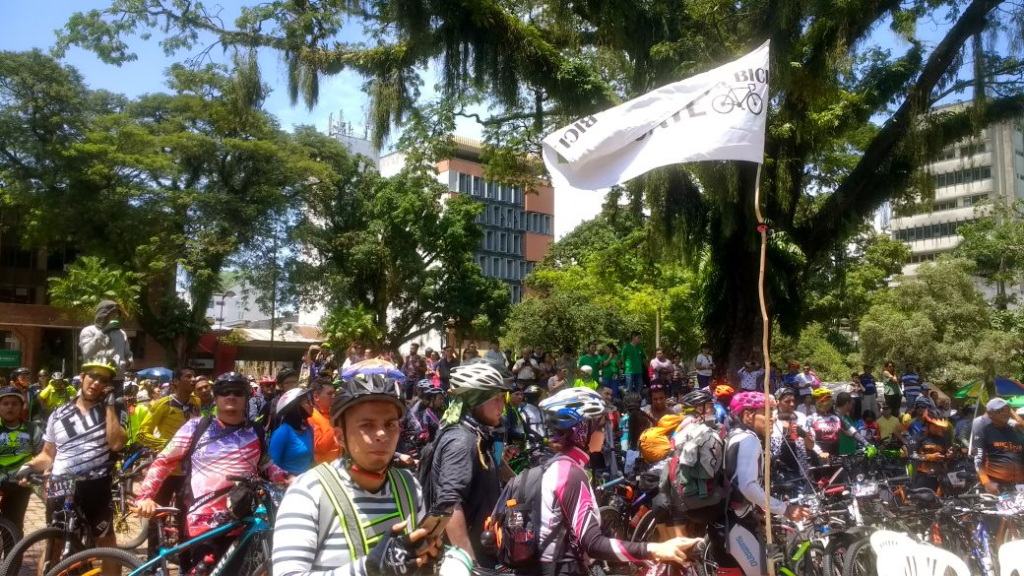 5 estrellas que apoyan el Foro Nacional de la Bicicleta 2017