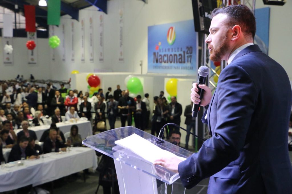 ¡El man está muy vivo! ¡Asamblea Nacional de la U!